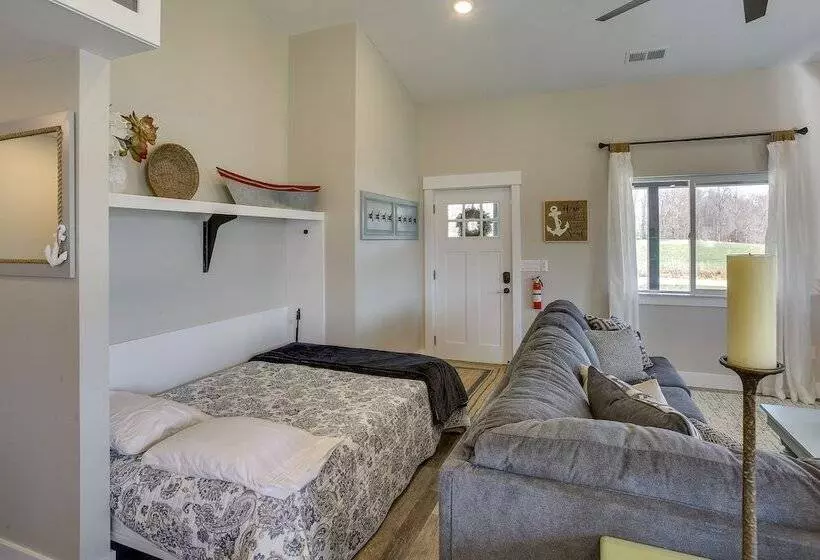 Byrdstown Home Near Dale Hollow Lake!