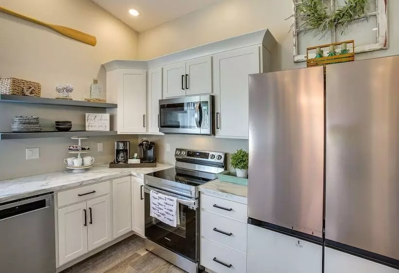 Byrdstown Home Near Dale Hollow Lake!