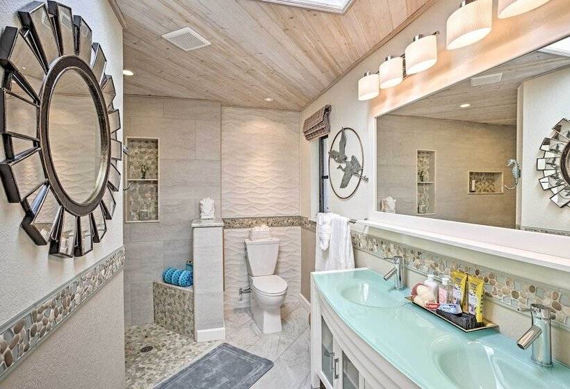 Canal Waterfront Home With Private Pool & Dock!