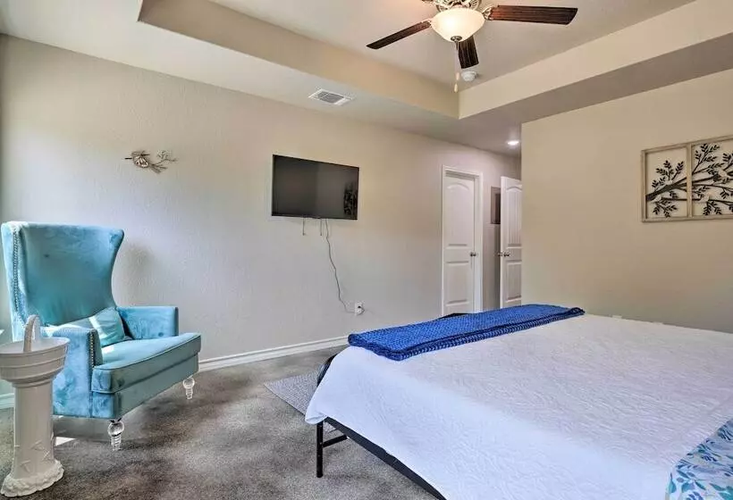 Canyon Lake Home ~ 1 Mi To Golfing & Swimming