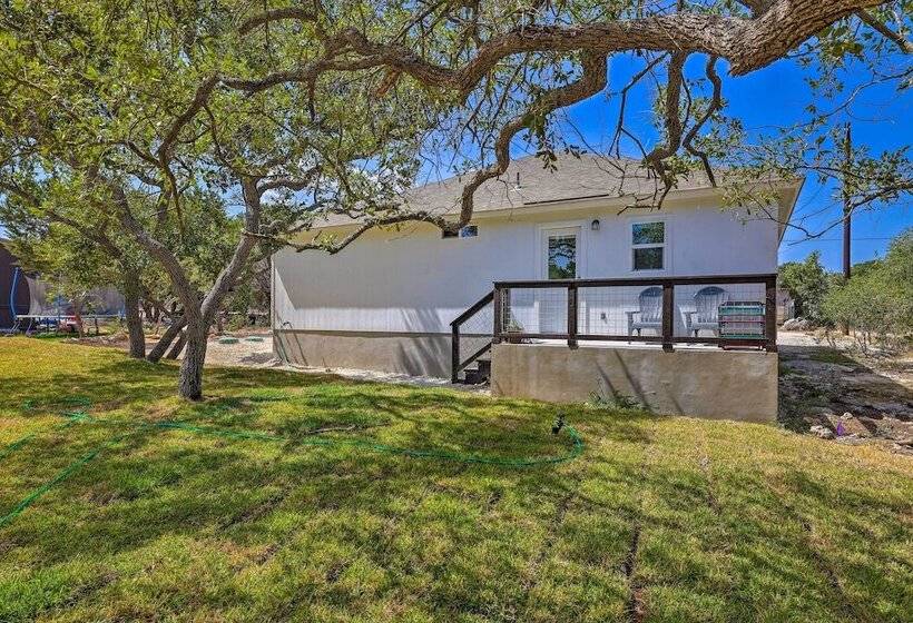 Canyon Lake Home ~ 1 Mi To Golfing & Swimming