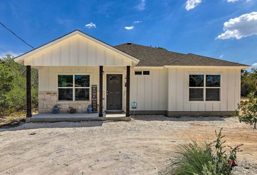 Canyon Lake Home ~ 1 Mi To Golfing & Swimming
