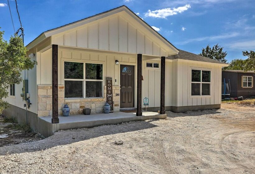 Canyon Lake Home ~ 1 Mi To Golfing & Swimming