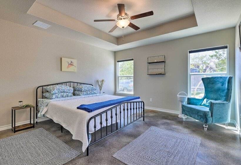 Canyon Lake Home ~ 1 Mi To Golfing & Swimming