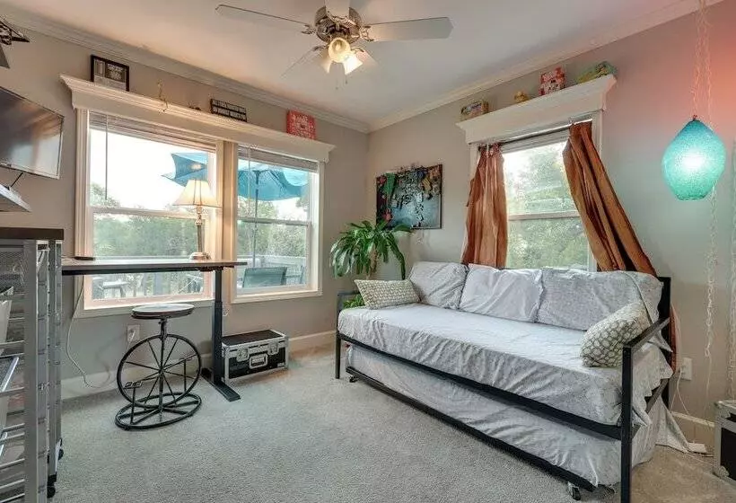 Canyon Lake Home W/ Spacious Deck & Backyard!