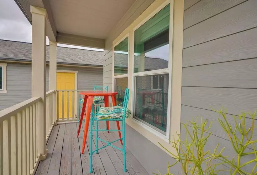 Canyon Lake Home W/ Spacious Deck & Backyard!