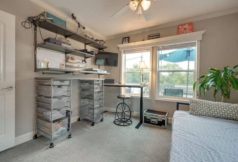 Canyon Lake Home W/ Spacious Deck & Backyard!