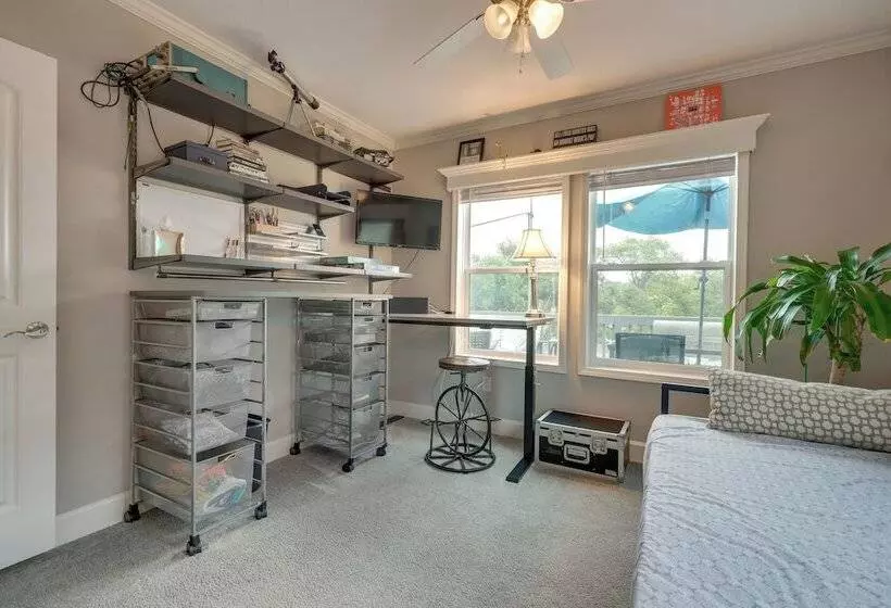 Canyon Lake Home W/ Spacious Deck & Backyard!
