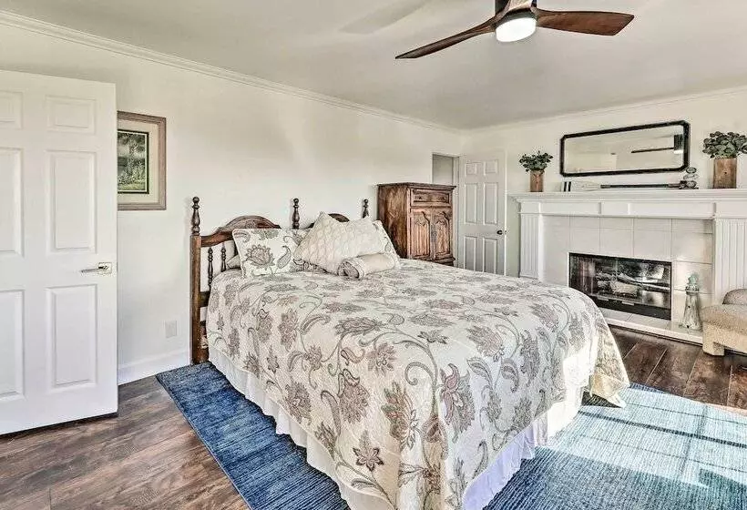 Fallbrook Home W/ Garden, Gazebo, & Fire Pit!