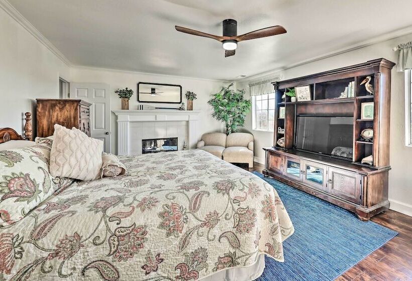 Fallbrook Home W/ Garden, Gazebo, & Fire Pit!