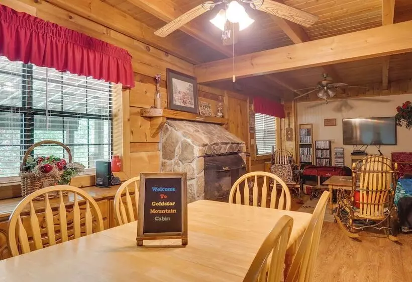 Cozy Tellico Plains Cabin W/ Large Mountain Creek!