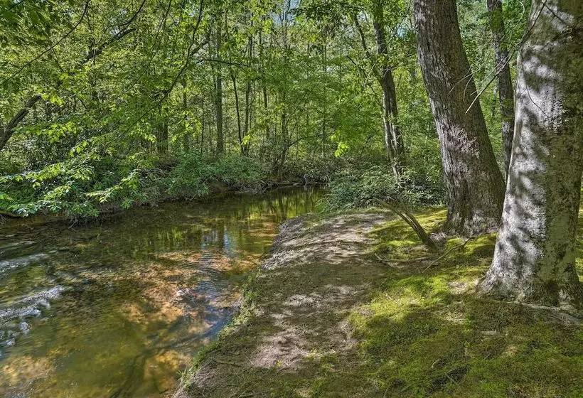 Cozy Tellico Plains Cabin W/ Large Mountain Creek!