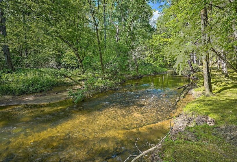 Cozy Tellico Plains Cabin W/ Large Mountain Creek!