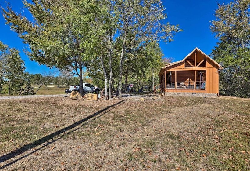 3 Mi To Lake Hamilton:  Tree Top Cabin