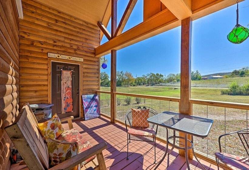 3 Mi To Lake Hamilton:  Tree Top Cabin