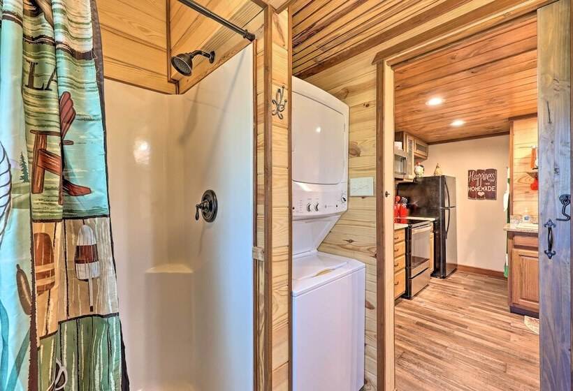 3 Mi To Lake Hamilton:  Tree Top Cabin