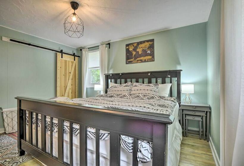 Eclectic Durham Home W/ Deck < 2 Mi To Dtwn!