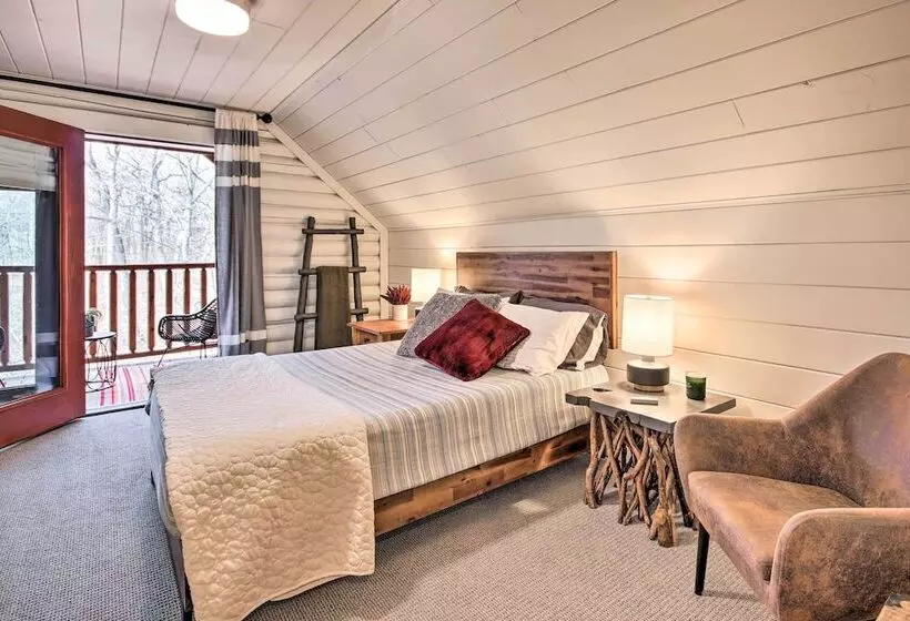 Enchanting Forested Cabin W/ Fire Pit & Grill