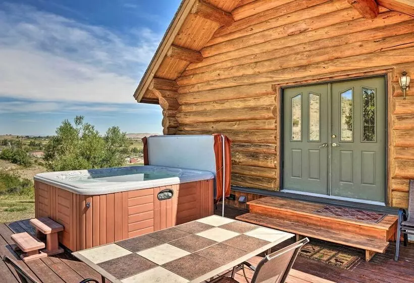Exquisite Log Home With Lander Valley Views!