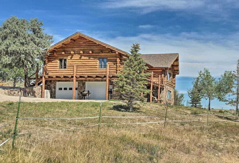 Exquisite Log Home With Lander Valley Views!