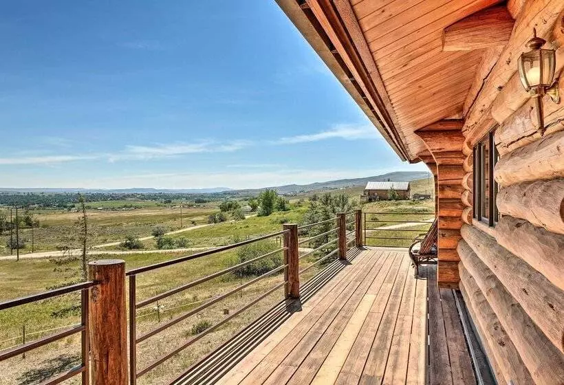 Exquisite Log Home With Lander Valley Views!