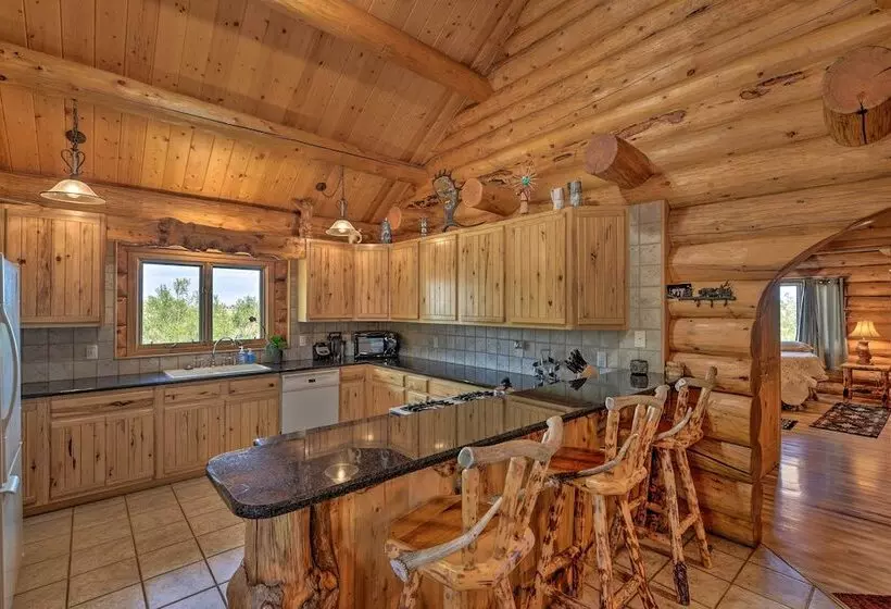 Exquisite Log Home With Lander Valley Views!