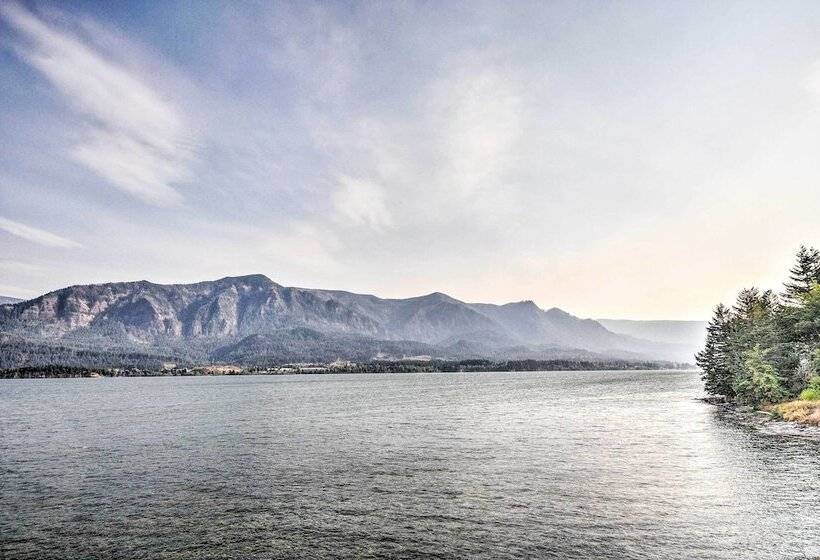 Gorge Retreat    Modern Carson Home W/ Mtn Views!