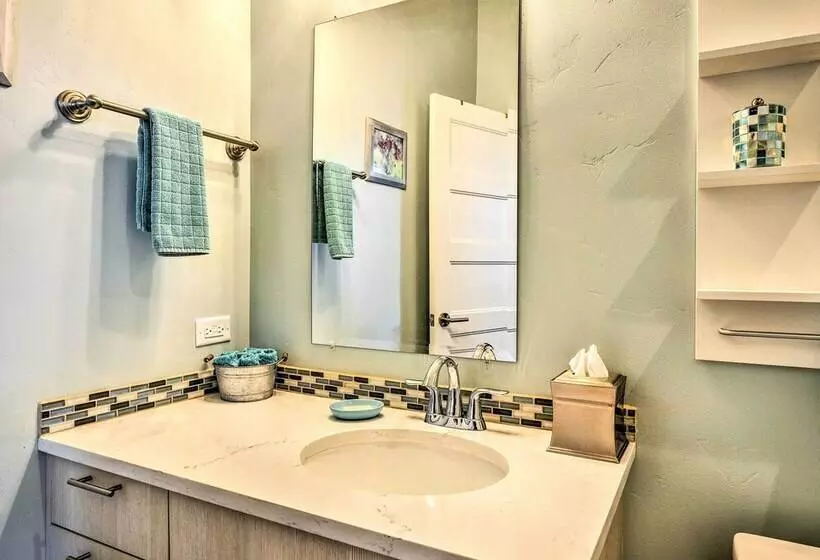 Gorge Retreat    Modern Carson Home W/ Mtn Views!