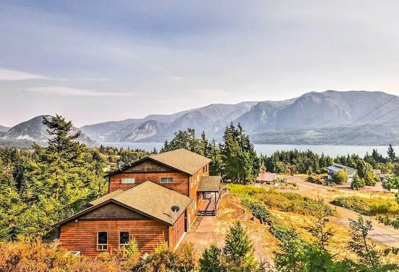 Gorge Retreat    Modern Carson Home W/ Mtn Views!