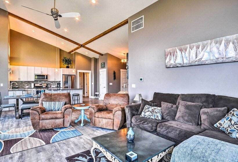 Gorge Retreat    Modern Carson Home W/ Mtn Views!