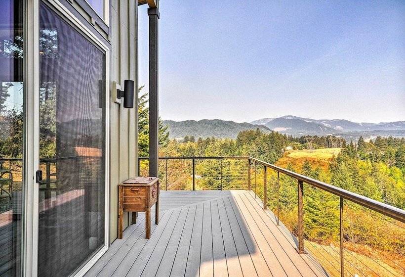 Gorge Retreat    Modern Carson Home W/ Mtn Views!