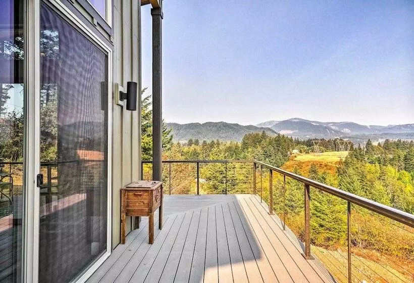 Gorge Retreat    Modern Carson Home W/ Mtn Views!