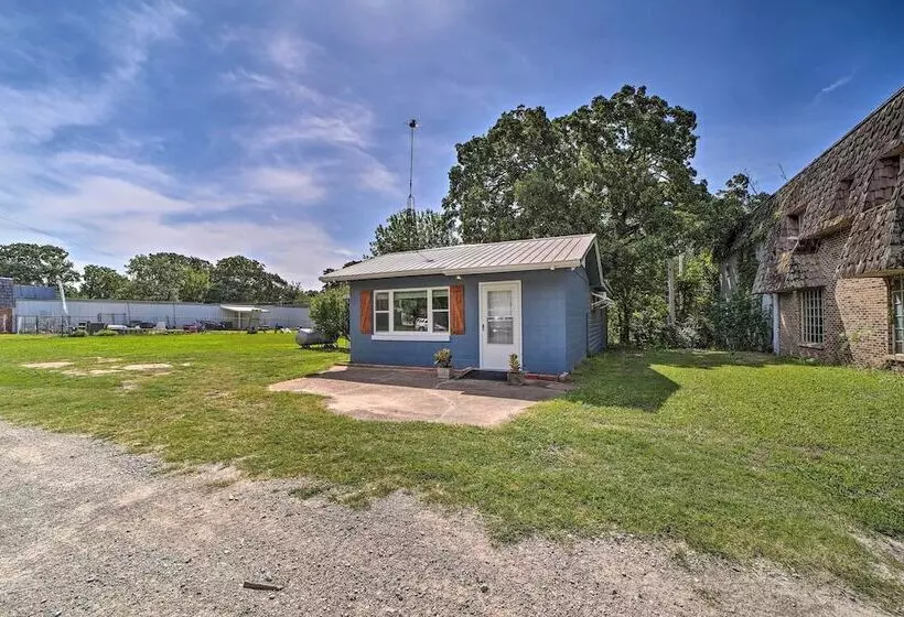 Walk To Lake: Historic Disney Home