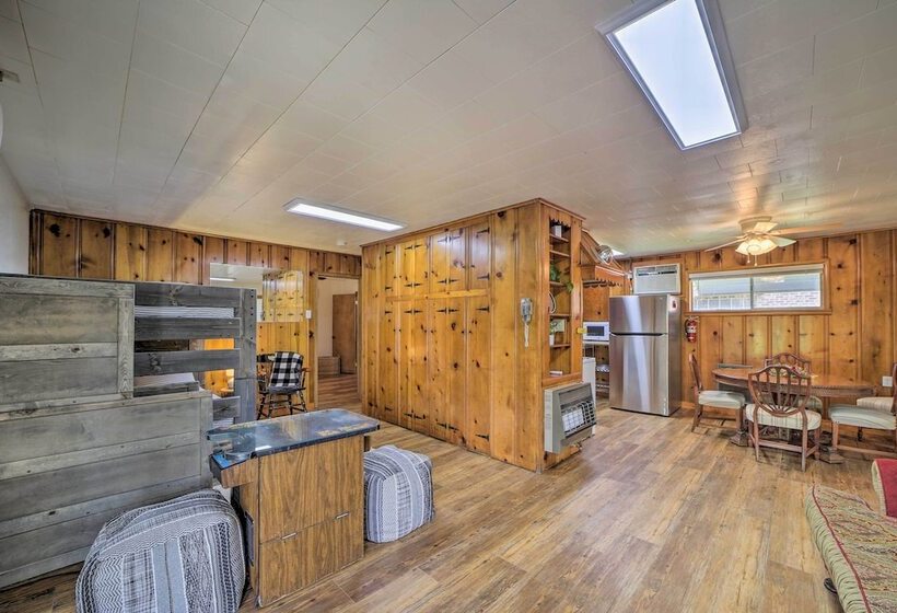 Walk To Lake: Historic Disney Home