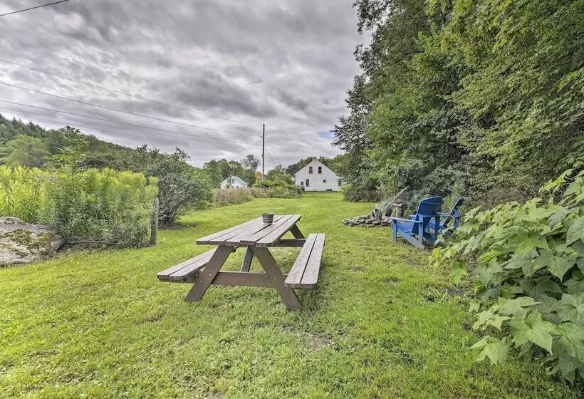 Historic Vermont Ski House W/ Mountain Views!