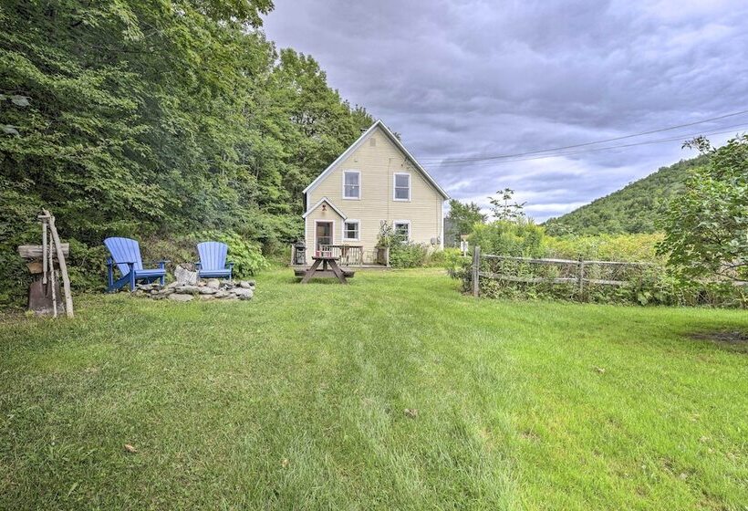 Historic Vermont Ski House W/ Mountain Views!