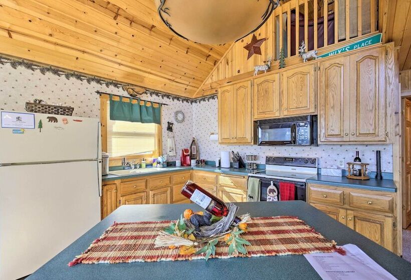 Hurley Lakefront Hideaway W/ Fire Pit & Dock!