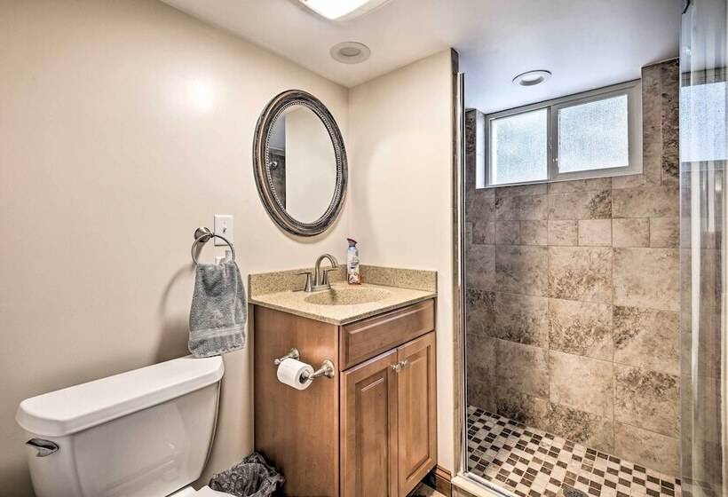 Indian Lake Retreat W/ Wet Bar & Covered Deck