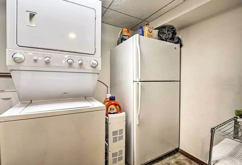 Indian Lake Retreat W/ Wet Bar & Covered Deck