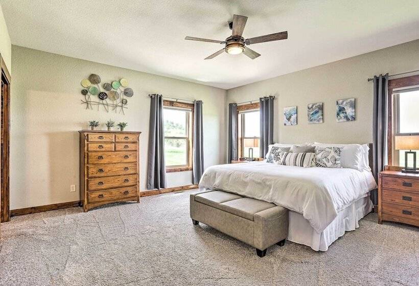 Luxe Spearfish Hideaway: Golf, Hike, Explore!