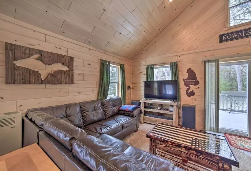 Manistique Cabin W/ Grill   Near Thunder Lake