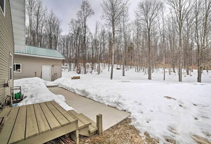 Manistique Cabin W/ Grill   Near Thunder Lake