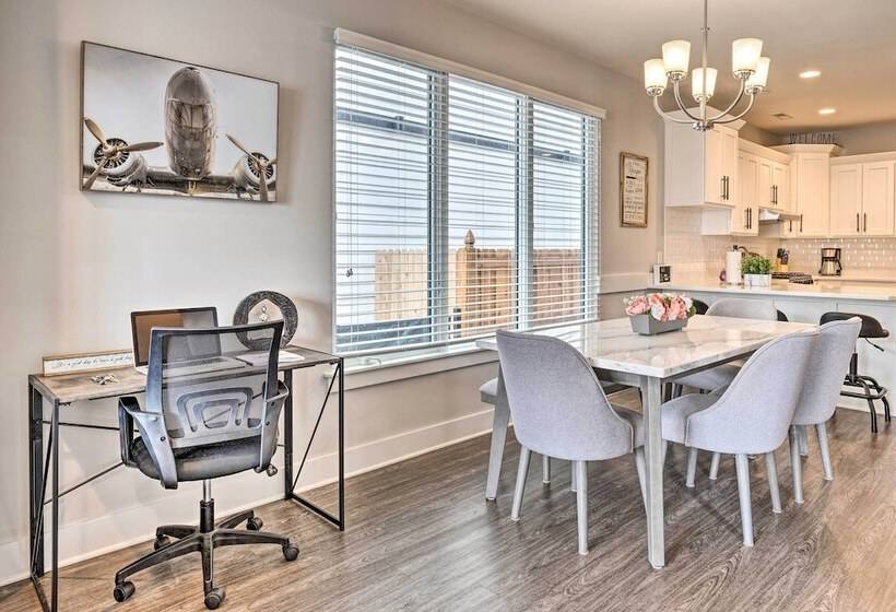 Modern Indianapolis Home W/ Skyline Views