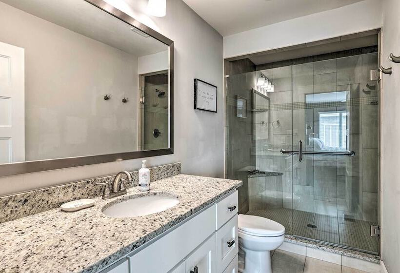 Modern Indianapolis Home W/ Skyline Views