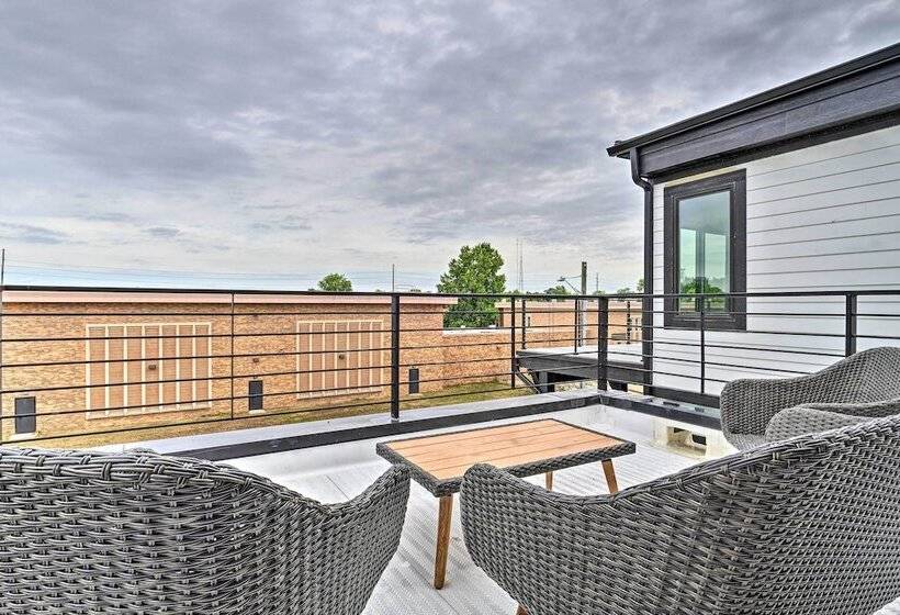 Modern Indianapolis Home W/ Skyline Views