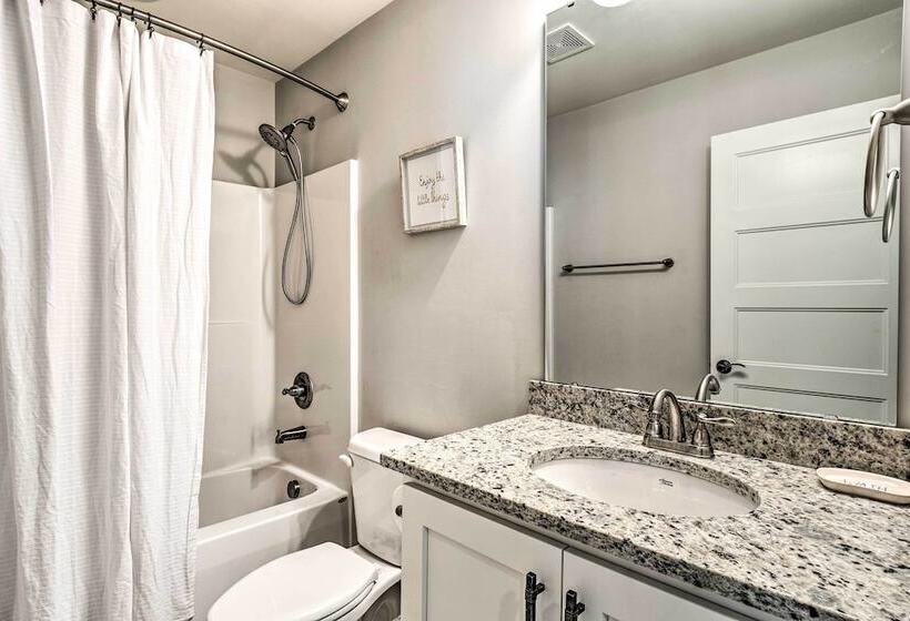 Modern Indianapolis Home W/ Skyline Views