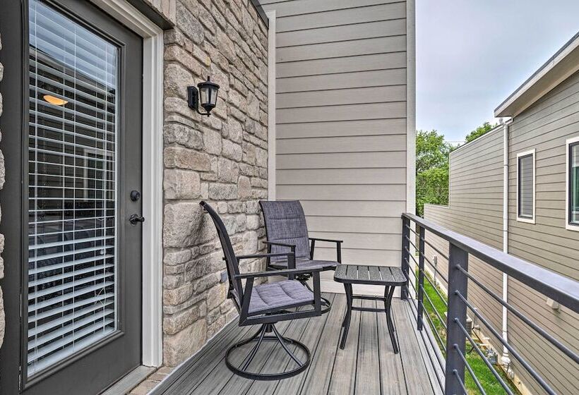 Modern Indianapolis Home W/ Skyline Views