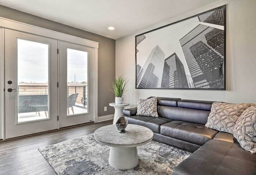 Modern Indianapolis Home W/ Skyline Views