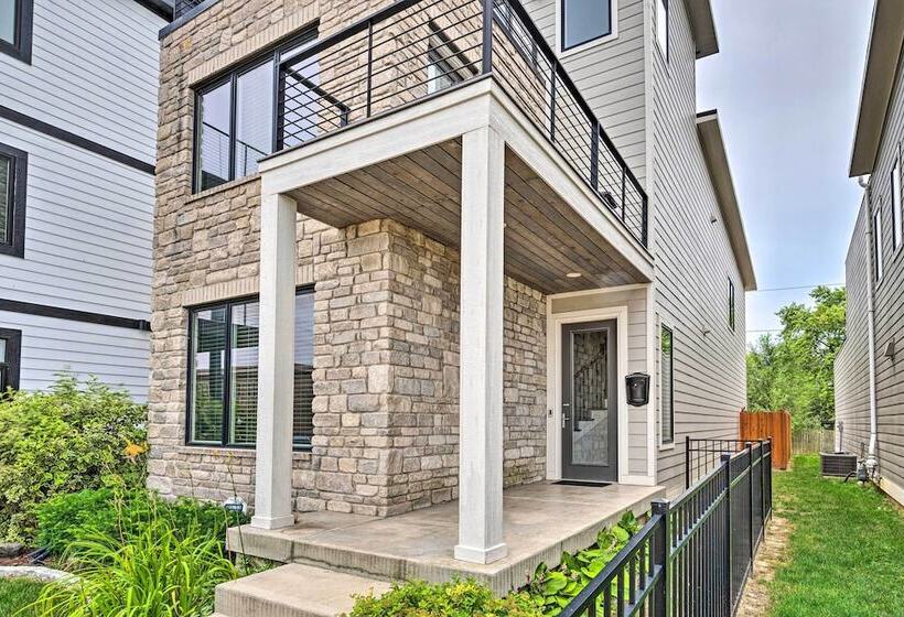 Modern Indianapolis Home W/ Skyline Views