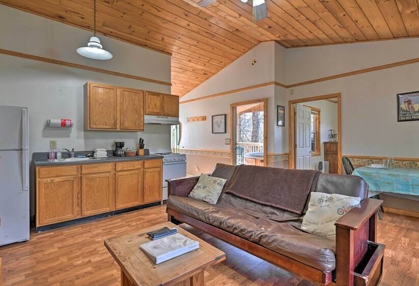 North Carolina Retreat W/ Hot Tub, Deck & Fire Pit